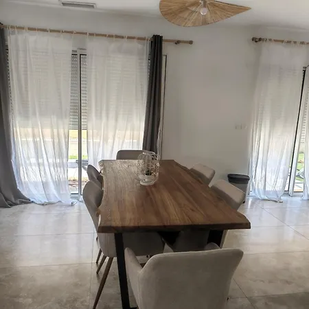 Maison De Avec Jardin Et Piscine 6 Personnes 3